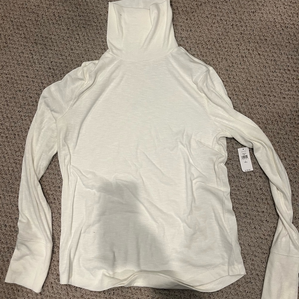 Gap white turtleneck NEW